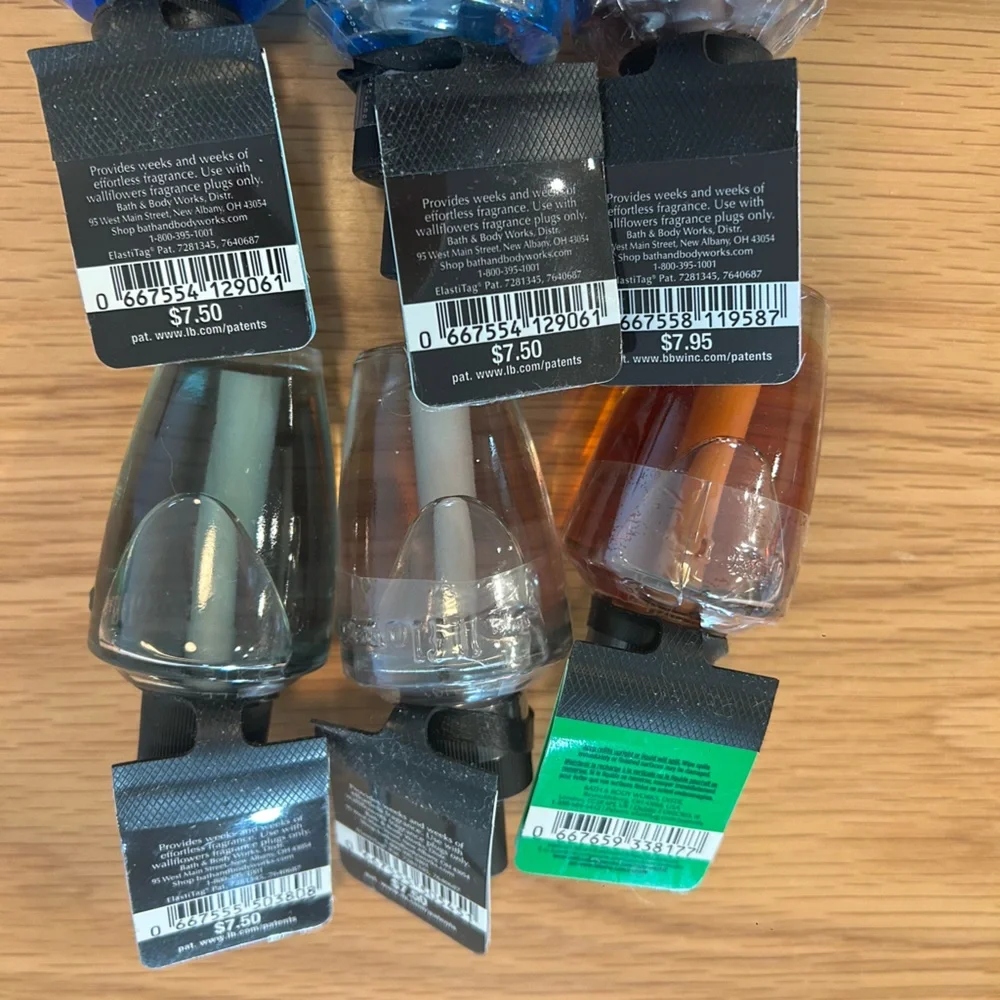 Bath & Body Works Wallflower Bundle NWT - Picture 3 of 4